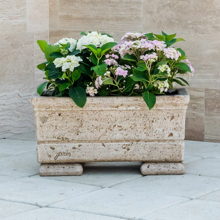 BUDAPEST 75 kültéri virágláda lábakkal